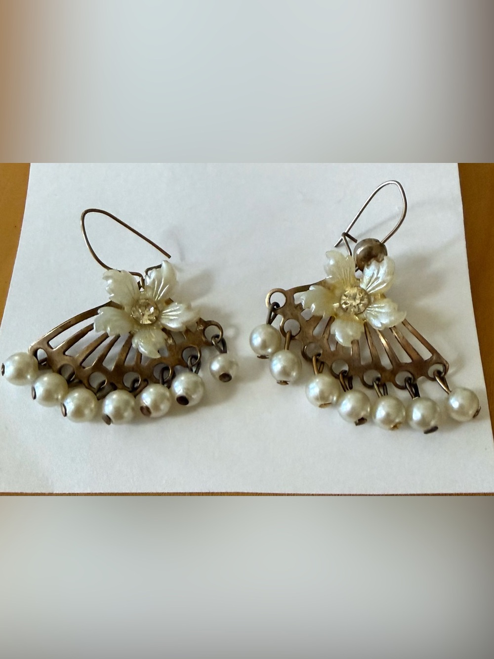 VINTAGE Chandelier Fan Shaped Faux Pearl Dangle Flower Earrings Unique!